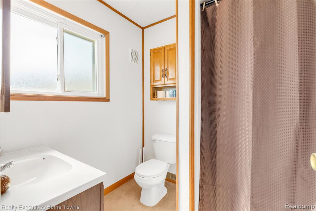 8540 Russell Street, Shelby Twp, MI 48317 — Photo 26