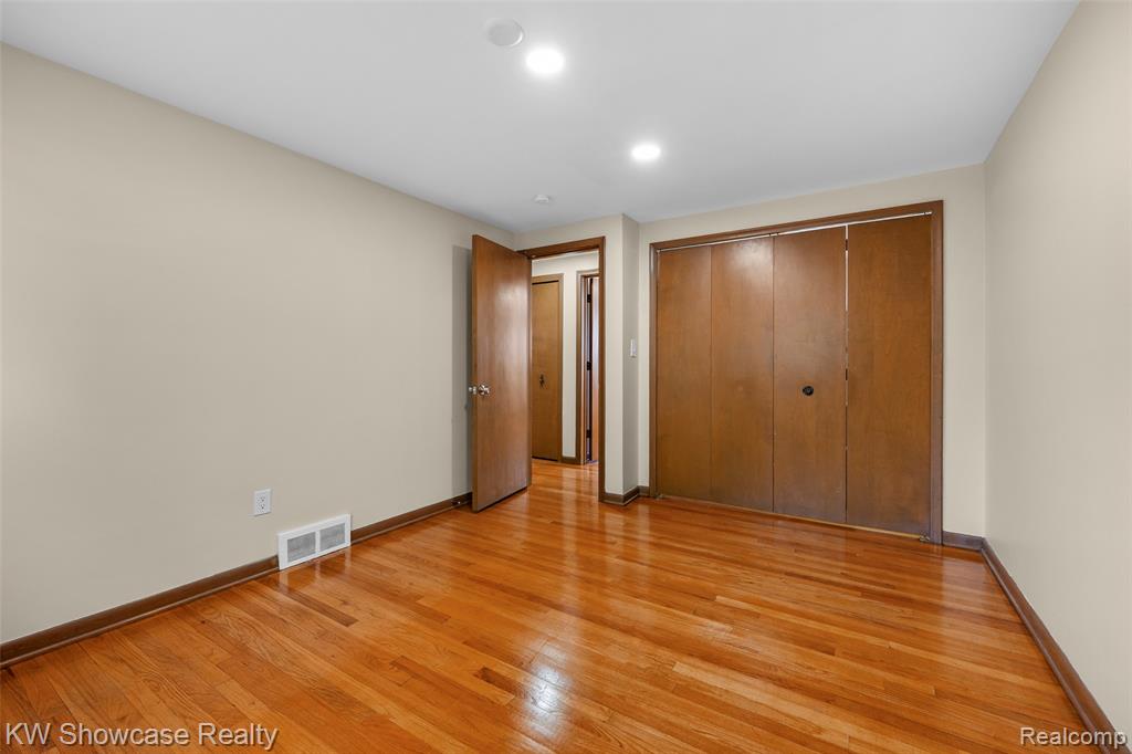8362 Sunburst, Center Line, MI 48015 — Photo 36