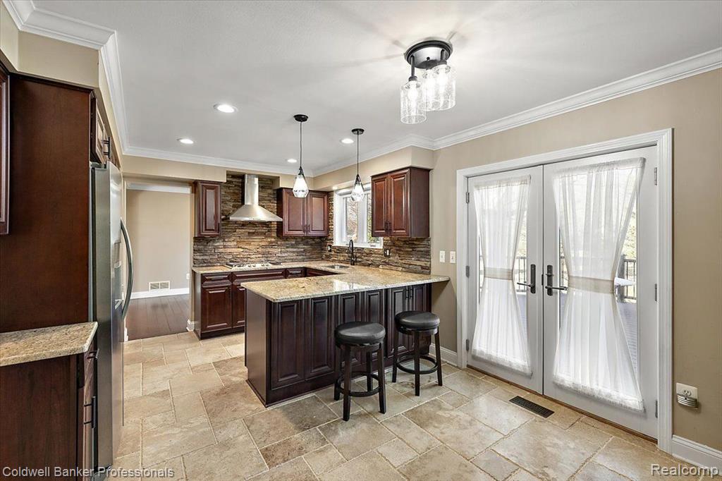 9485 BAYWOOD Drive, Plymouth, MI 48170 — Photo 24
