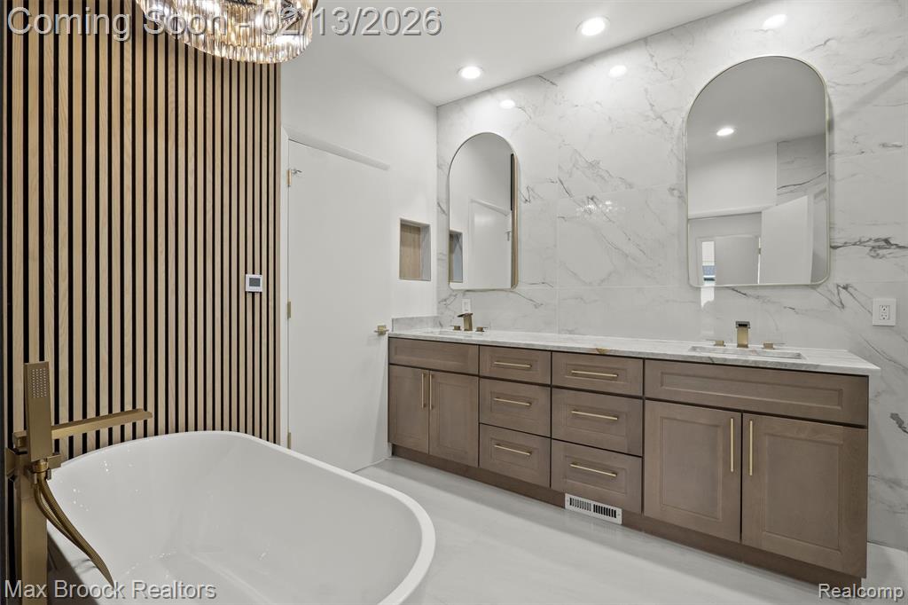 4117 Marlwood Drive, West Bloomfield, MI 48323 — Photo 23