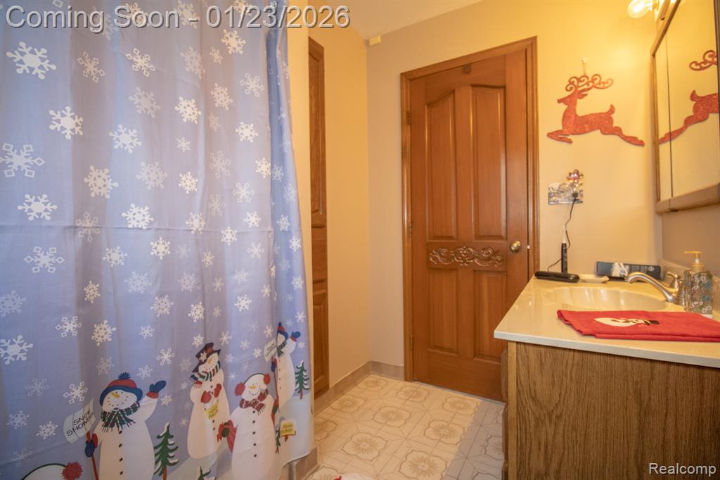 11367 Suffolk Drive, Southgate, MI 48195 — Photo 32