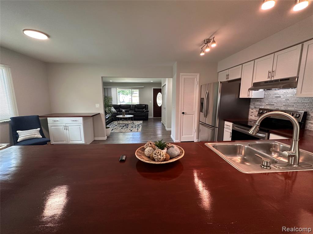 8706 Cologne Drive, Sterling Heights, MI 48314 — Photo 14