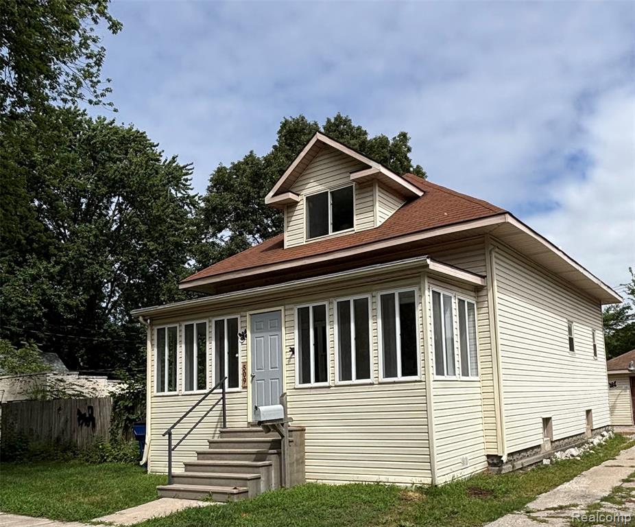509 S Dewitt Street, Bay City, MI 48706 — Photo 2