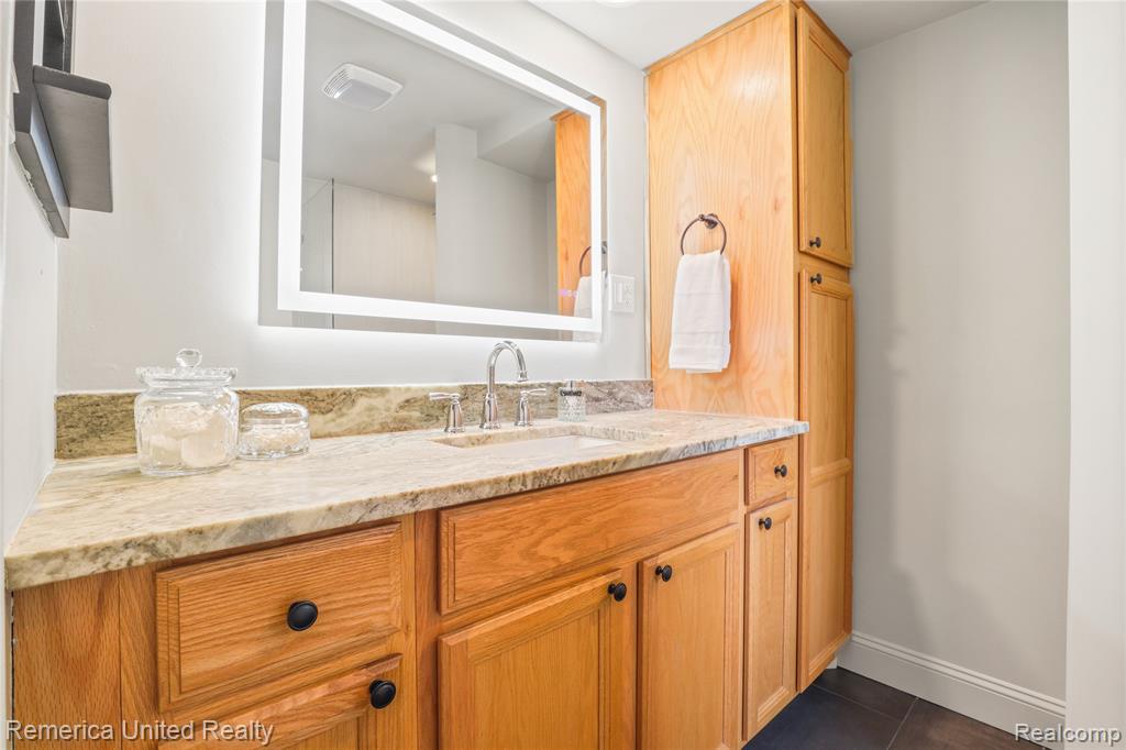 26028 Blossom Lane, Grosse Ile, MI 48138 — Photo 39