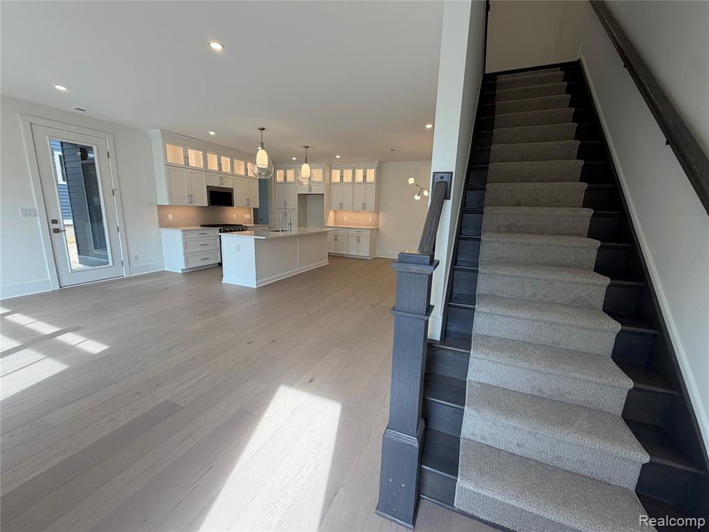409 S Center Street - Photo 2