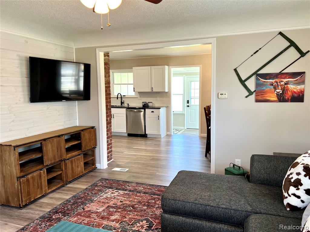 51470 Washington Street, New Baltimore, MI 48047 — Photo 21