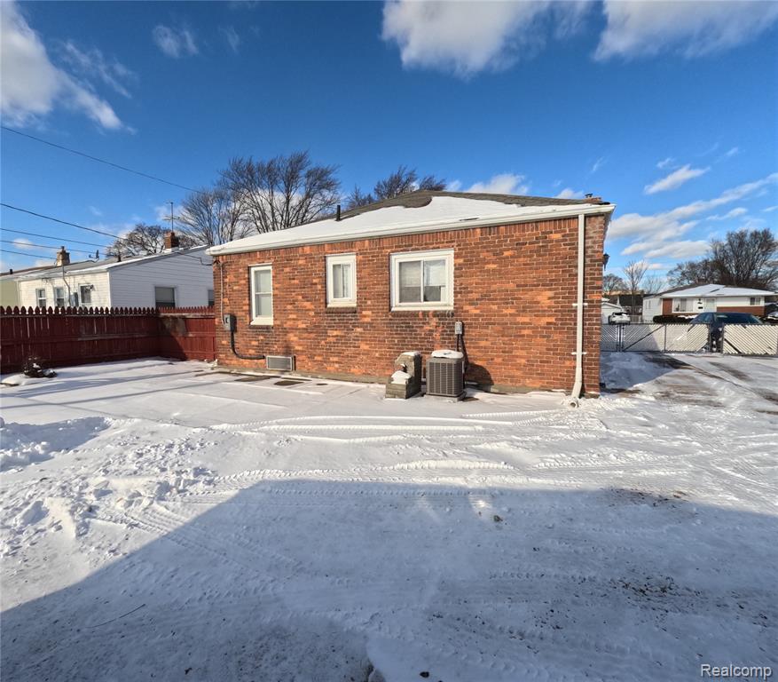 6876 Continental Avenue, Warren, MI 48091 — Photo 6