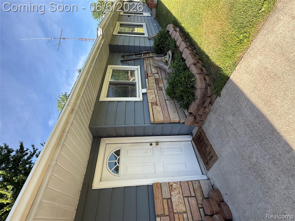 4413 Winters Drive, Flint, MI 48506 — Photo 4