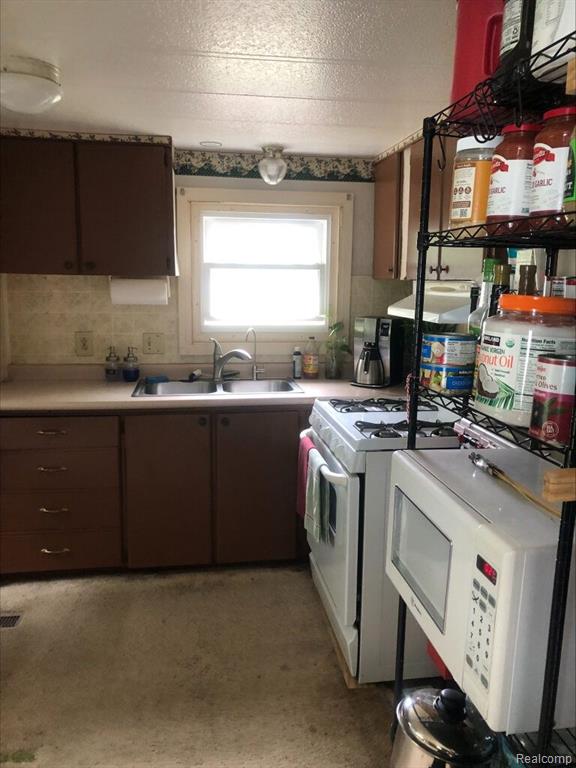 424 VOLLMER Drive, Mount Pleasant, MI 48858 — Photo 9