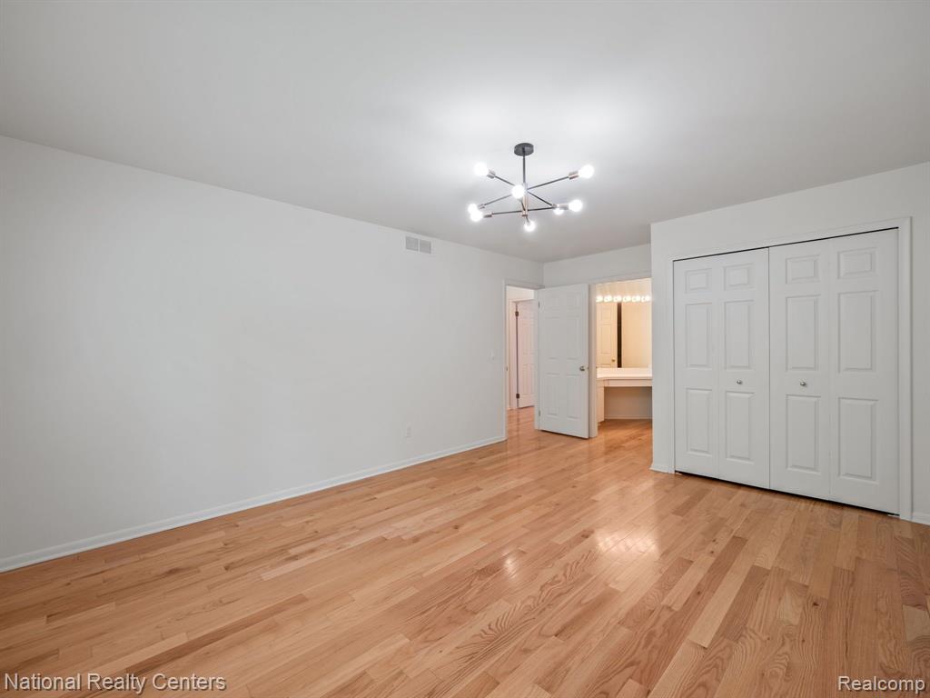 4888 WOODCLIFF HILL Road, West Bloomfield, MI 48323 — Photo 24