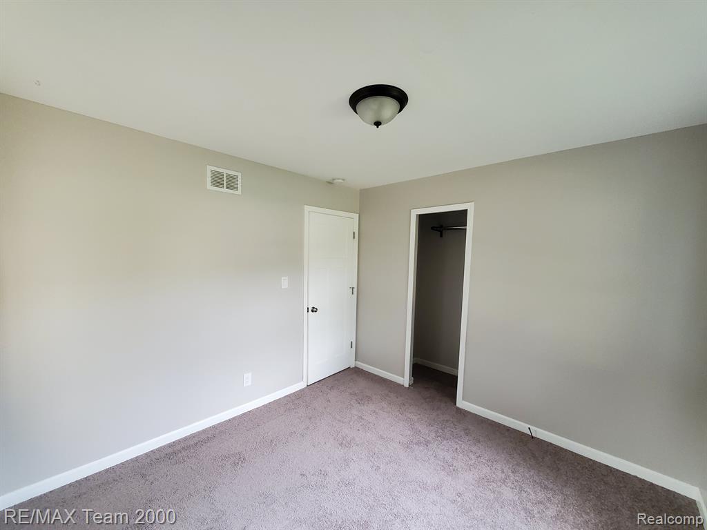 4980 MAYFAIR Street, Dearborn Heights, MI 48125 — Photo 6