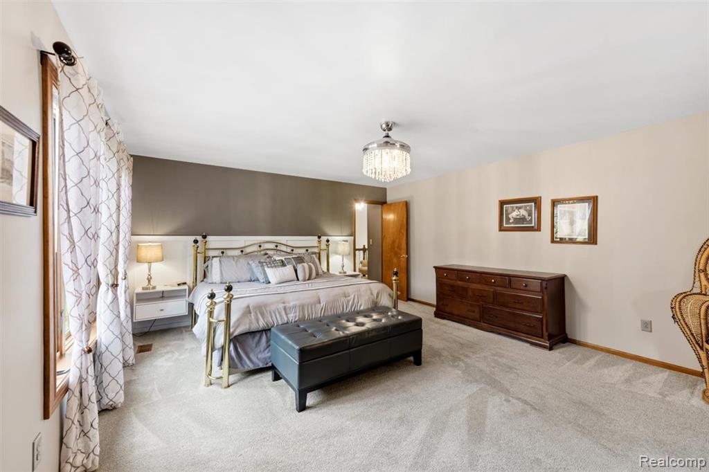 125 Olde Franklin Drive, Howell, MI 48855 — Photo 34