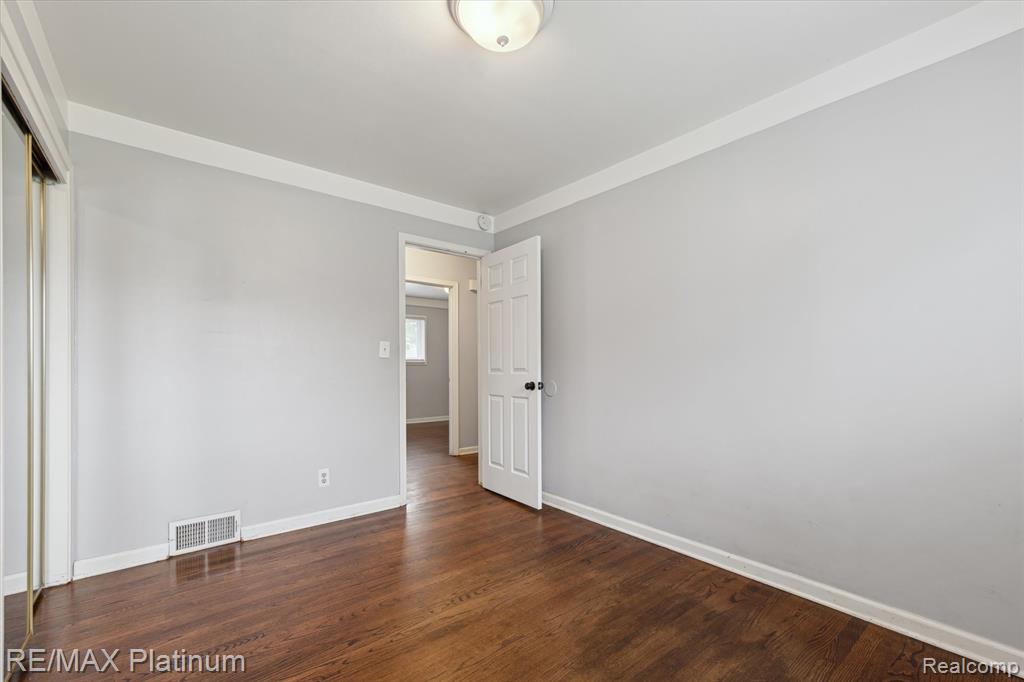 8685 Terri Drive, Westland, MI — Photo 26