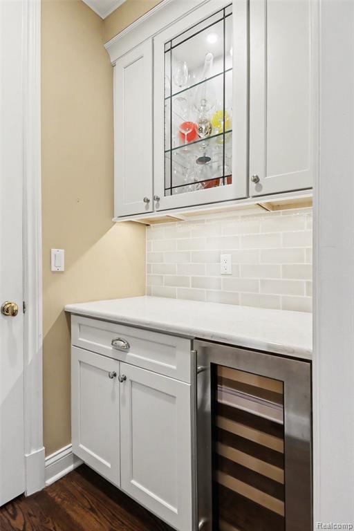 4 Riverbank Drive, Beverly Hills, MI 48025 — Photo 9