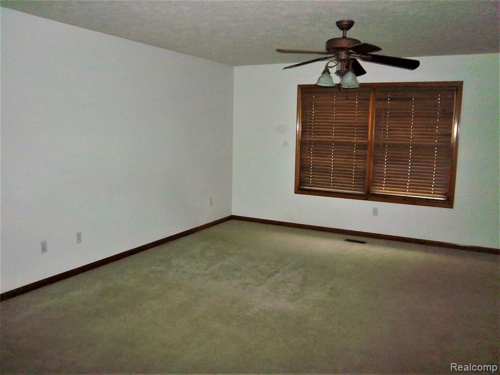 5868 S LOVEJOY Road, Perry, MI 48872 — Photo 15