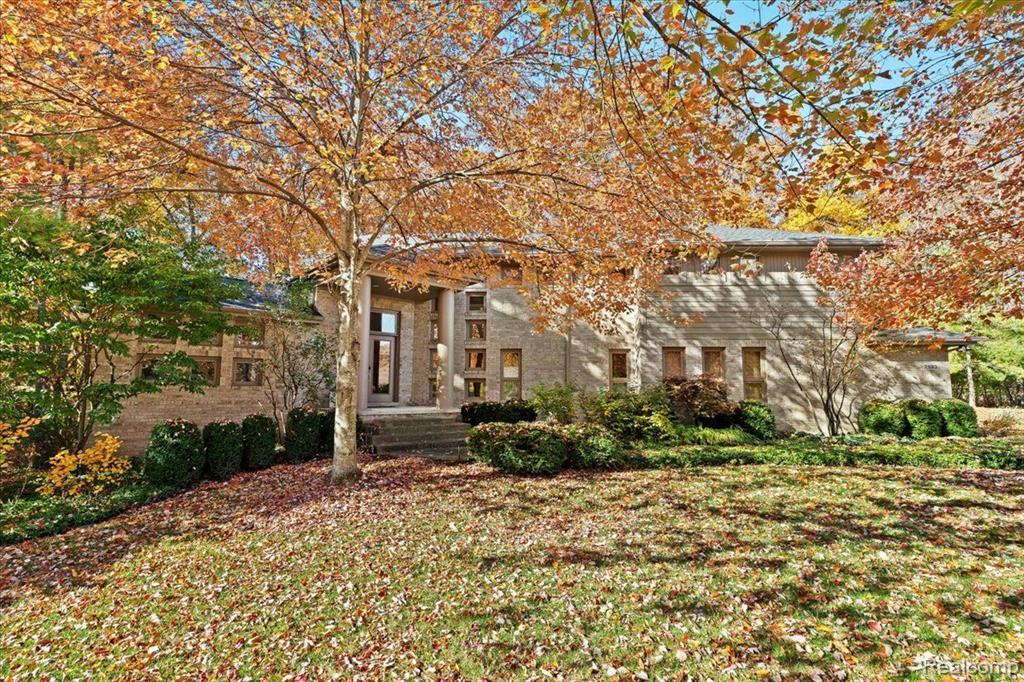 2193 TRILLIUM WOODS Drive, Ann Arbor, MI 48105 — Photo 2