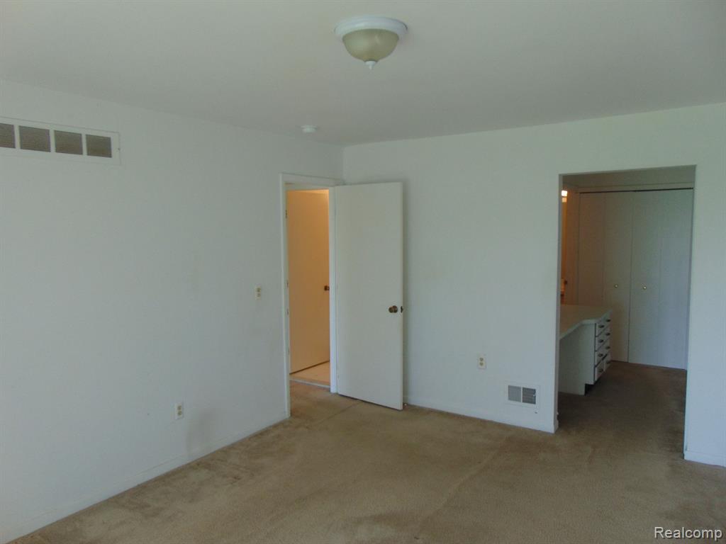 26230 Inkster Road, Southfield, MI 48033 — Photo 17