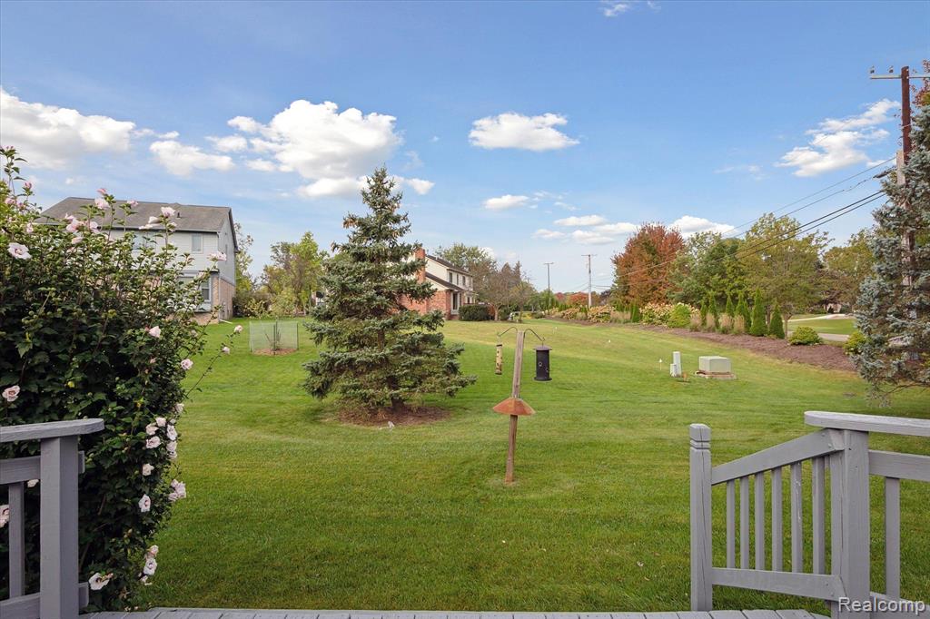 25999 PETROS Boulevard, Novi, MI — Photo 38