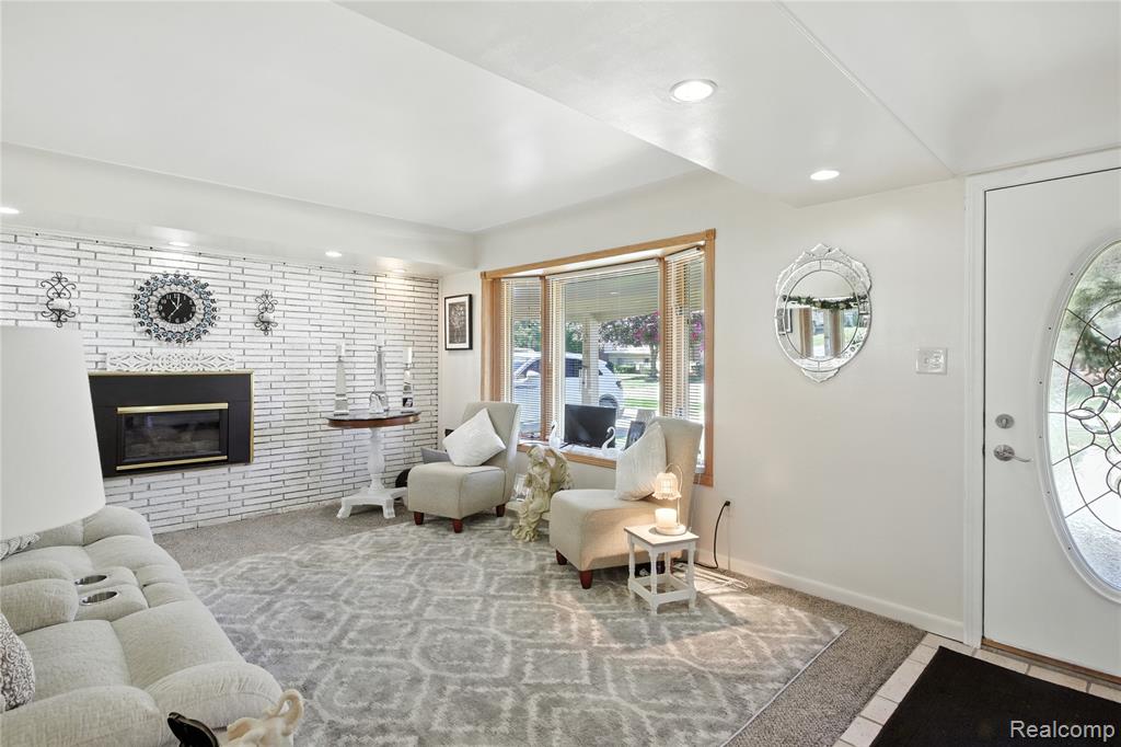 51088 Fairlane Drive, Shelby Twp, MI 48316 — Photo 10