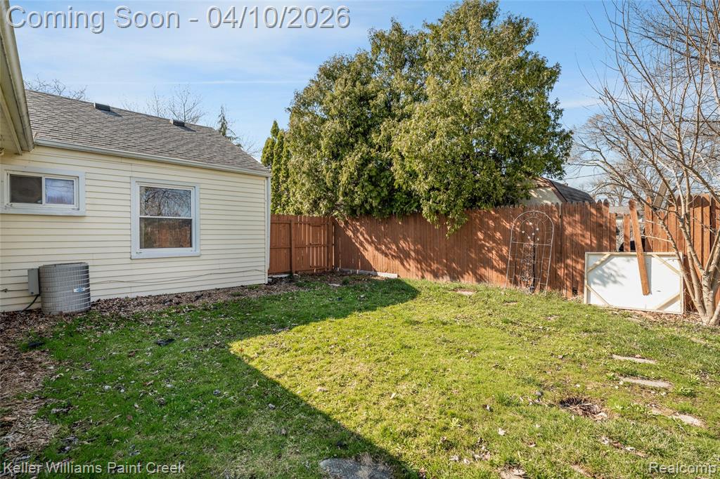 26414 Waldorf Street, Roseville, MI 48066 — Photo 27