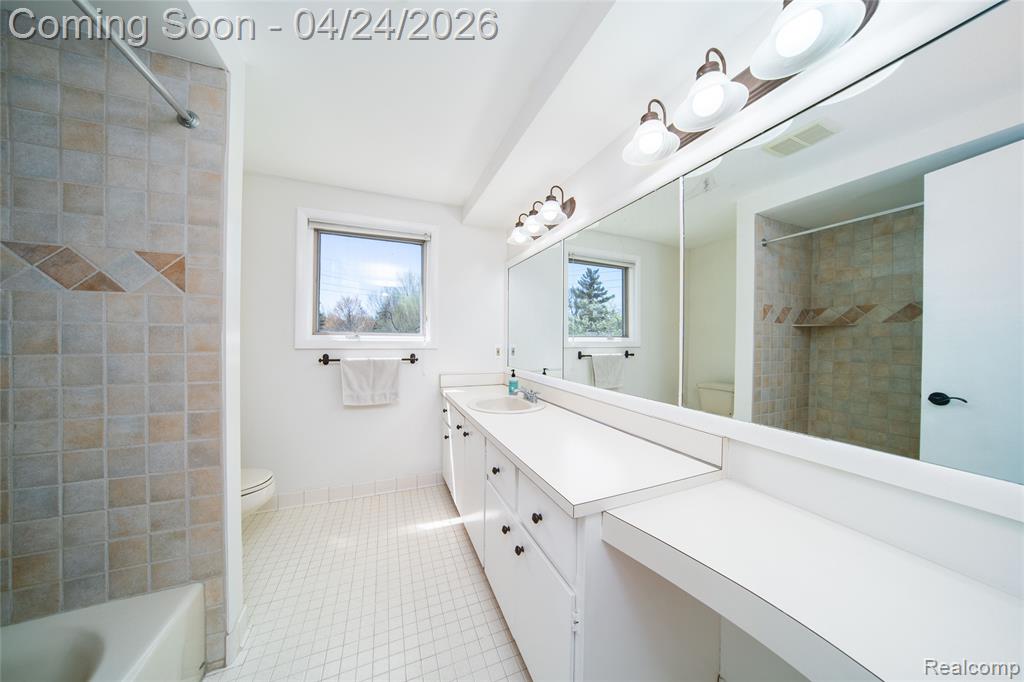 24531 Bloomington Drive, Franklin, MI 48025 — Photo 24