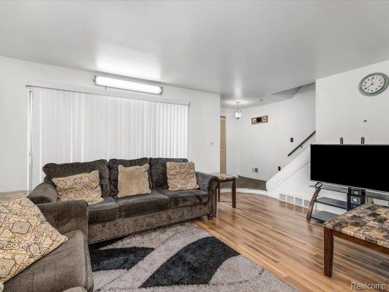 8299 KARAM Boulevard, 1, Warren, MI 48093 — Photo 4