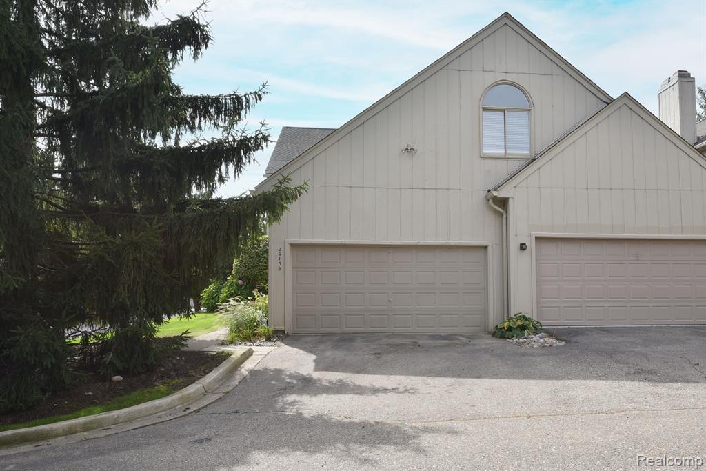 29439 LAUREL Drive, Farmington Hills, MI 48331 — Photo 26