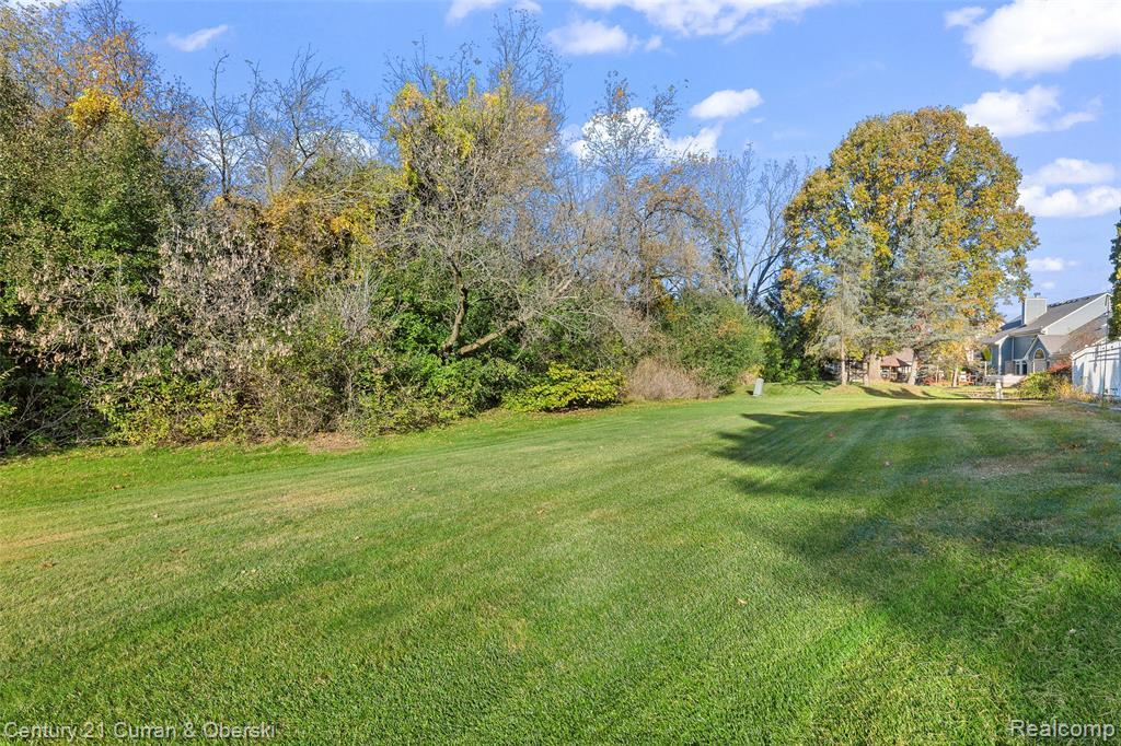 48279 Chesterfield Drive S, Dearborn, MI 48187 — Photo 50