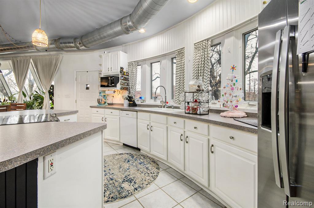 60742 11 Mile Road, South Lyon, MI 48178 — Photo 8