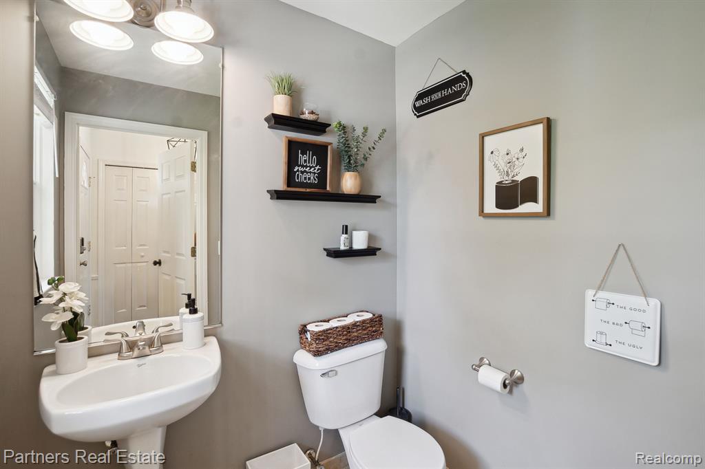 9955 W Avondale Circle, Ypsilanti, MI 48198 — Photo 17