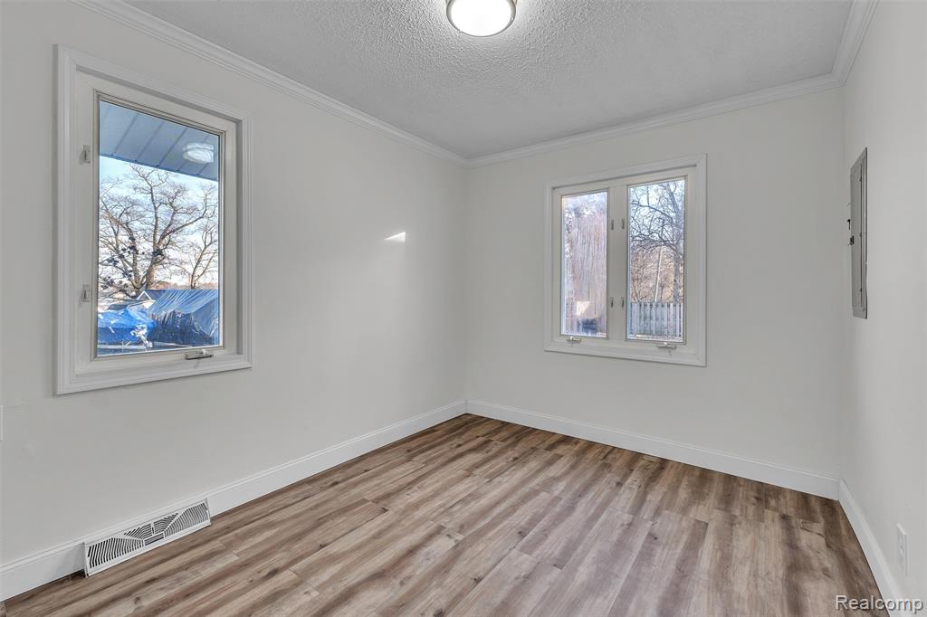 8165 Leonard Drive, Holly, MI 48442 — Photo 28