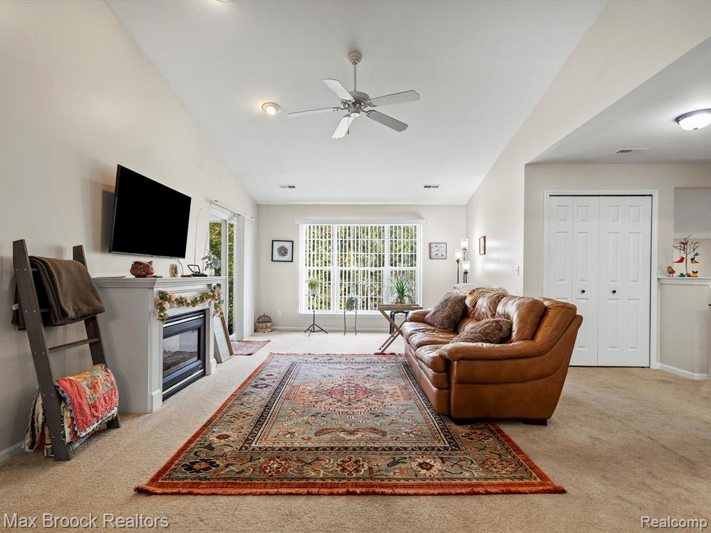 1844 FLAGSTONE Circle, Rochester, MI 48307 — Photo 13