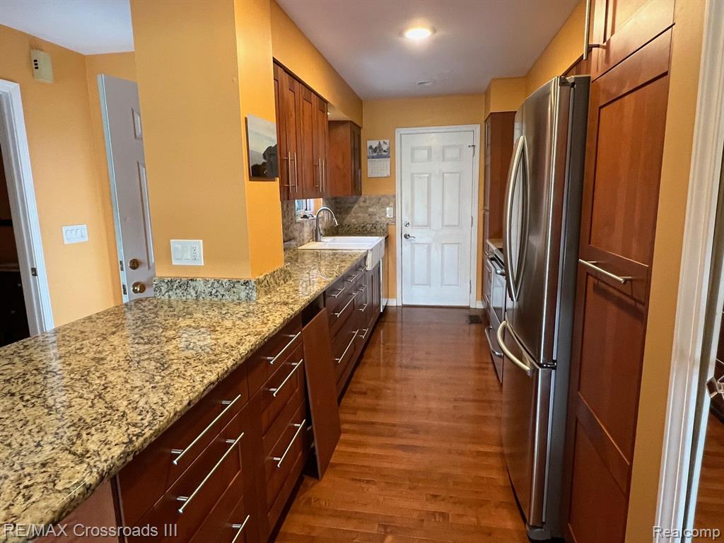 48295 BAYSHORE Drive, Van Buren, MI 48111 — Photo 3