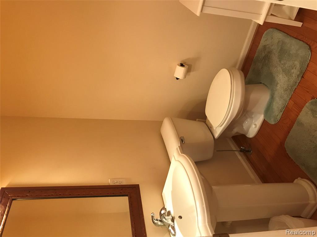 420 James Circle, Royal Oak, MI 48067 — Photo 12