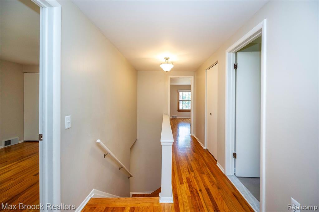 30830 Lincolnshire E, Beverly Hills, MI 48025 — Photo 12