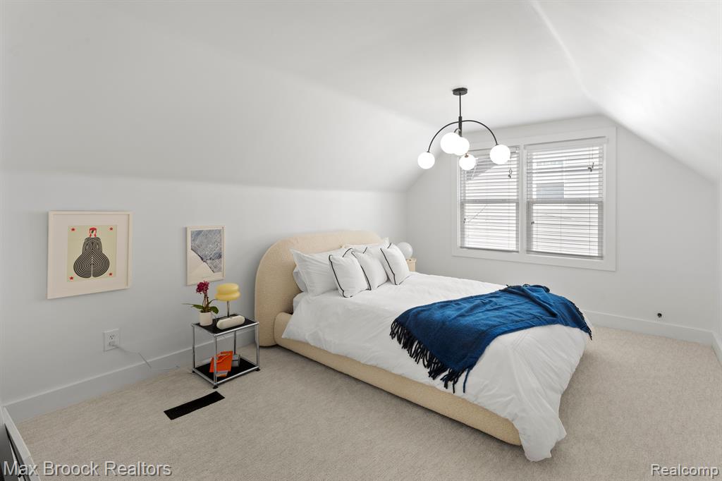 850 W LINCOLN Street, Birmingham, MI 48009 — Photo 21