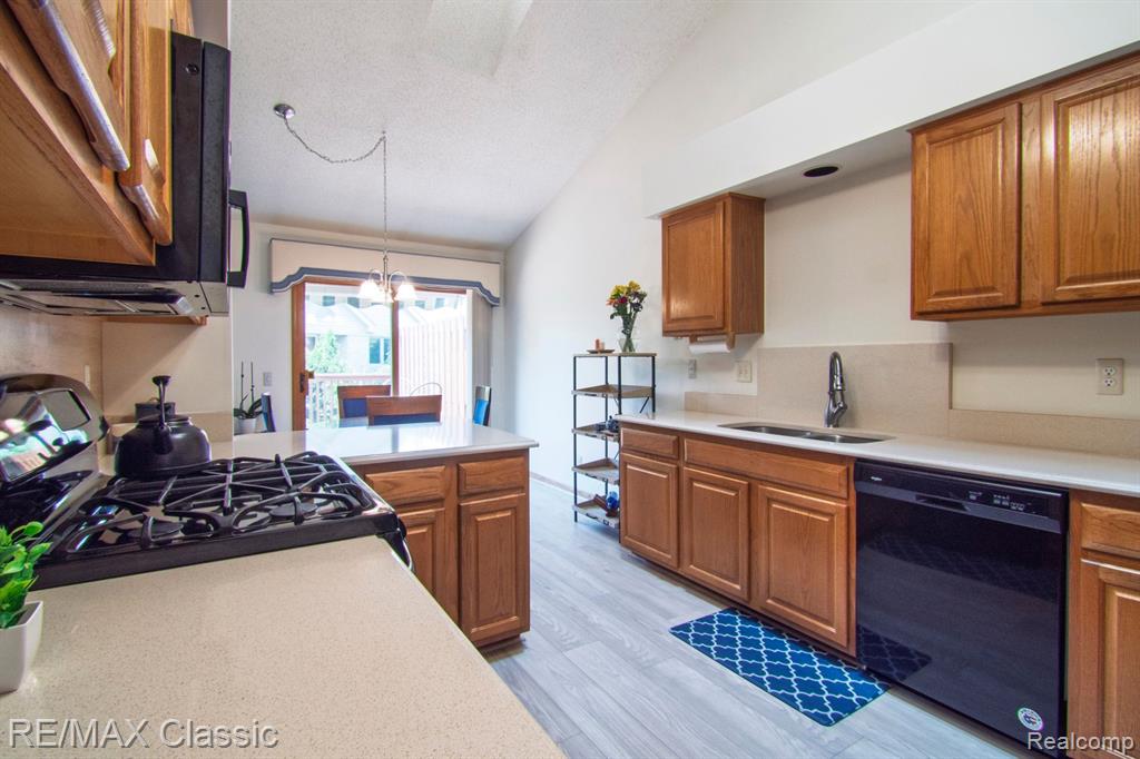 249 Essex Lane, Canton, MI 48187 — Photo 11