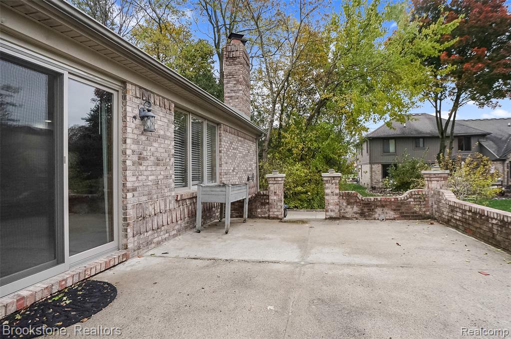 8948 Chestnut Run Drive, Shelby Twp, MI 48317 — Photo 37