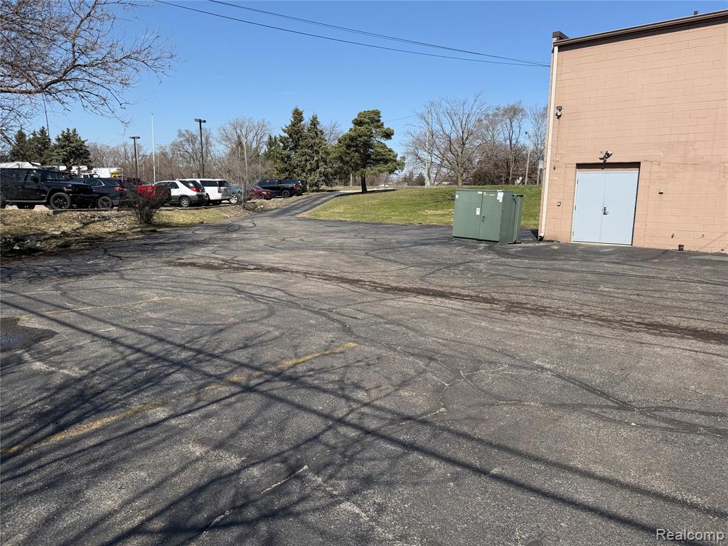 4525 Highland Road, Waterford, MI 48328 — Photo 8