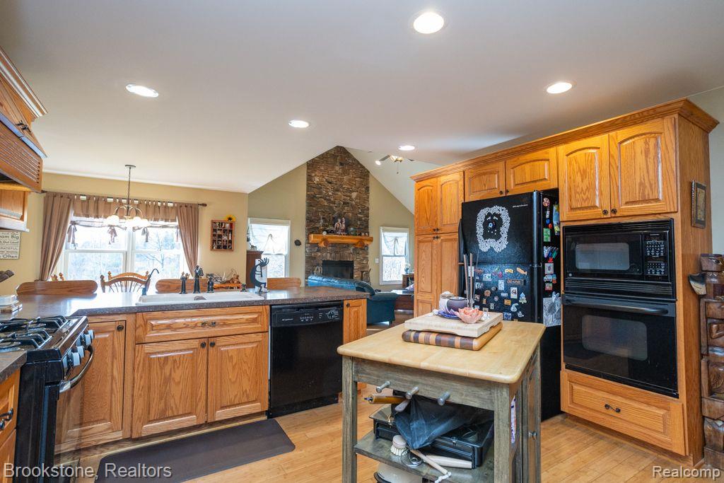 8786 COUNTRY MANOR Drive, Bruce, MI 48065 — Photo 7