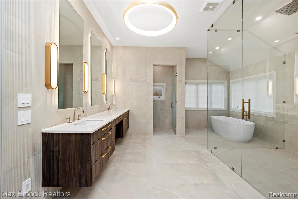 1888 W Tahquamenon Court, Bloomfield Hills, MI 48302 — Photo 34