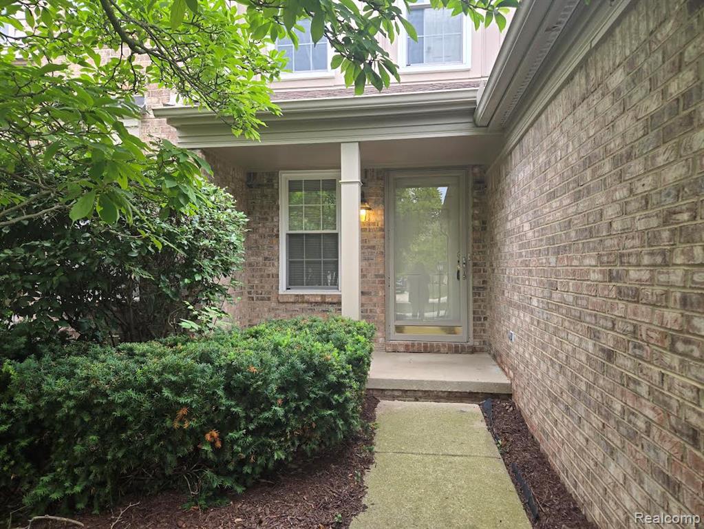 4351 Hunters Circle W, Canton, MI 48188 — Photo 2