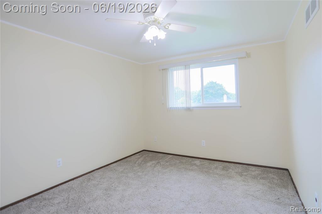4788 Bloomfield Drive, Sterling Heights, MI 48310 — Photo 28
