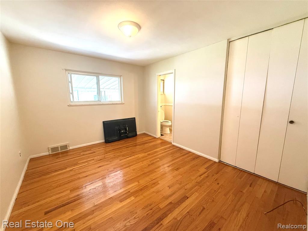 6810 Rosemary Street, Dearborn Heights, MI 48127 — Photo 8