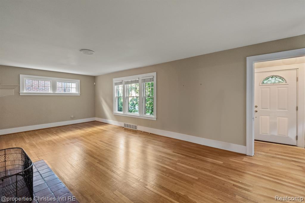 532 Wallace Street, Birmingham, MI 48009 — Photo 8