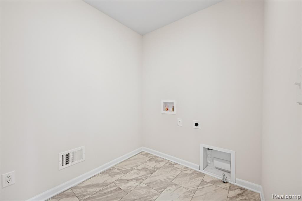 4246 Cedar Lane, Grand Blanc, MI 48439 — Photo 29