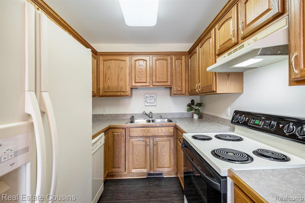6273 Hill Road, Swartz Creek, MI 48473 — Photo 25