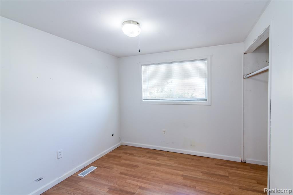 22448 Armstrong Avenue, Brownstown, MI 48193 — Photo 17