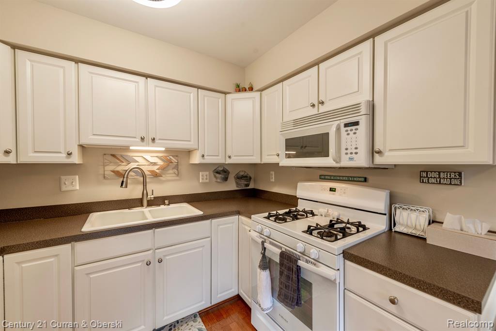 1745 WICKHAM Street, Royal Oak, MI 48073 — Photo 4
