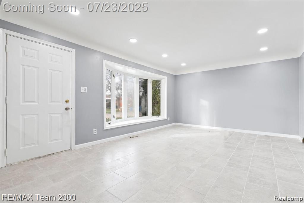 6600 Shadowlawn Street, Dearborn Heights, MI 48127 — Photo 4